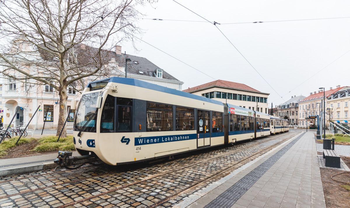 Vienna, Bombardier 400 # 414; Vienna — Interurban Wiener Lokalbahnen