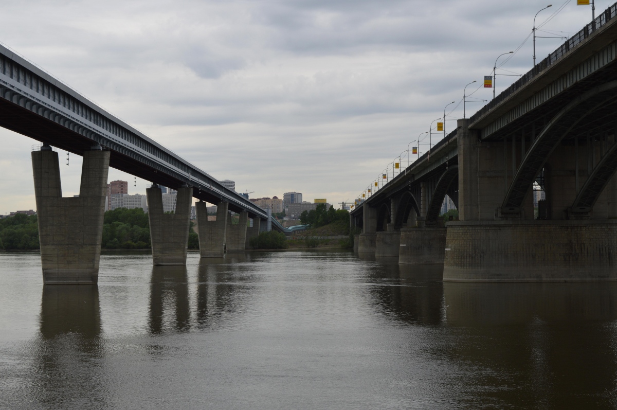 Novosibirsk — Leninskaya Line — bridge across Ob River; Novosibirsk — Miscellaneous photos