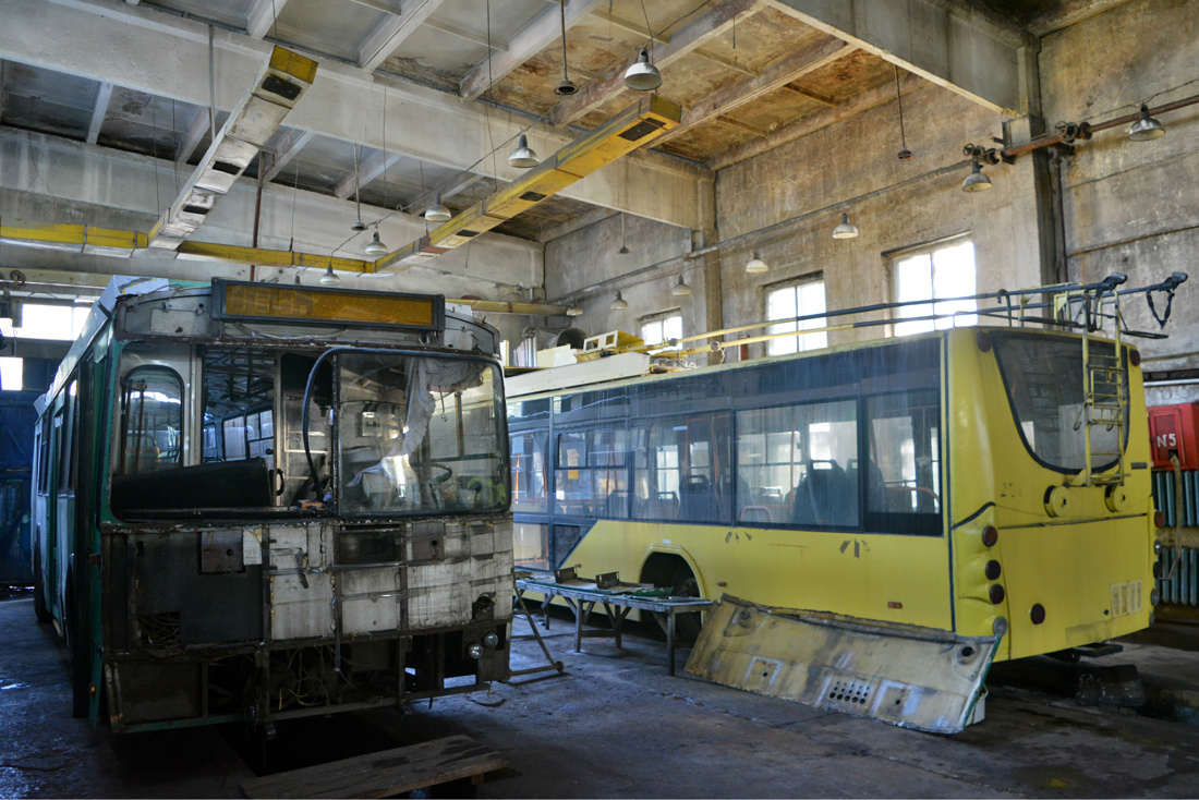 Vladivostok, ZiU-682G-016.02 Nr 242; Vladivostok — Trolleybuses' Maintenance and Parts