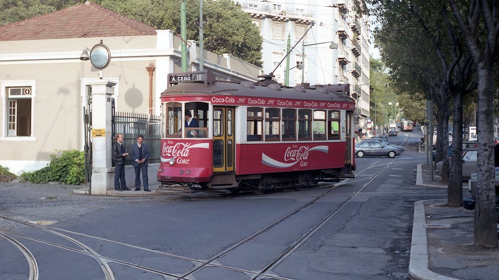 Lisszabon, Carris 2-axle motorcar (Remodelado) — 742; Lisszabon — Tram — Estação de Arco do Cego (closed depot)