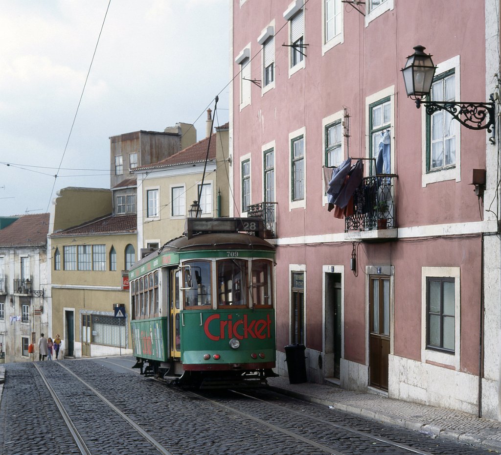 Lisabon, Carris 2-axle motorcar (Standard) č. 709