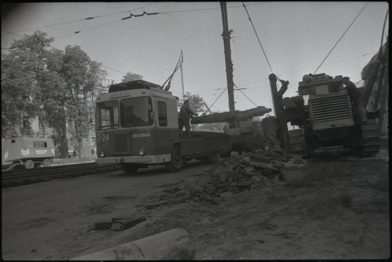 Dnipro, KTG-2 # Т-24; Dnipro — Construction, reconstruction and repairs; Dnipro — Old photos: Track, overhead wire and infrastructure; Dnipro — Old photos: Trolleybus