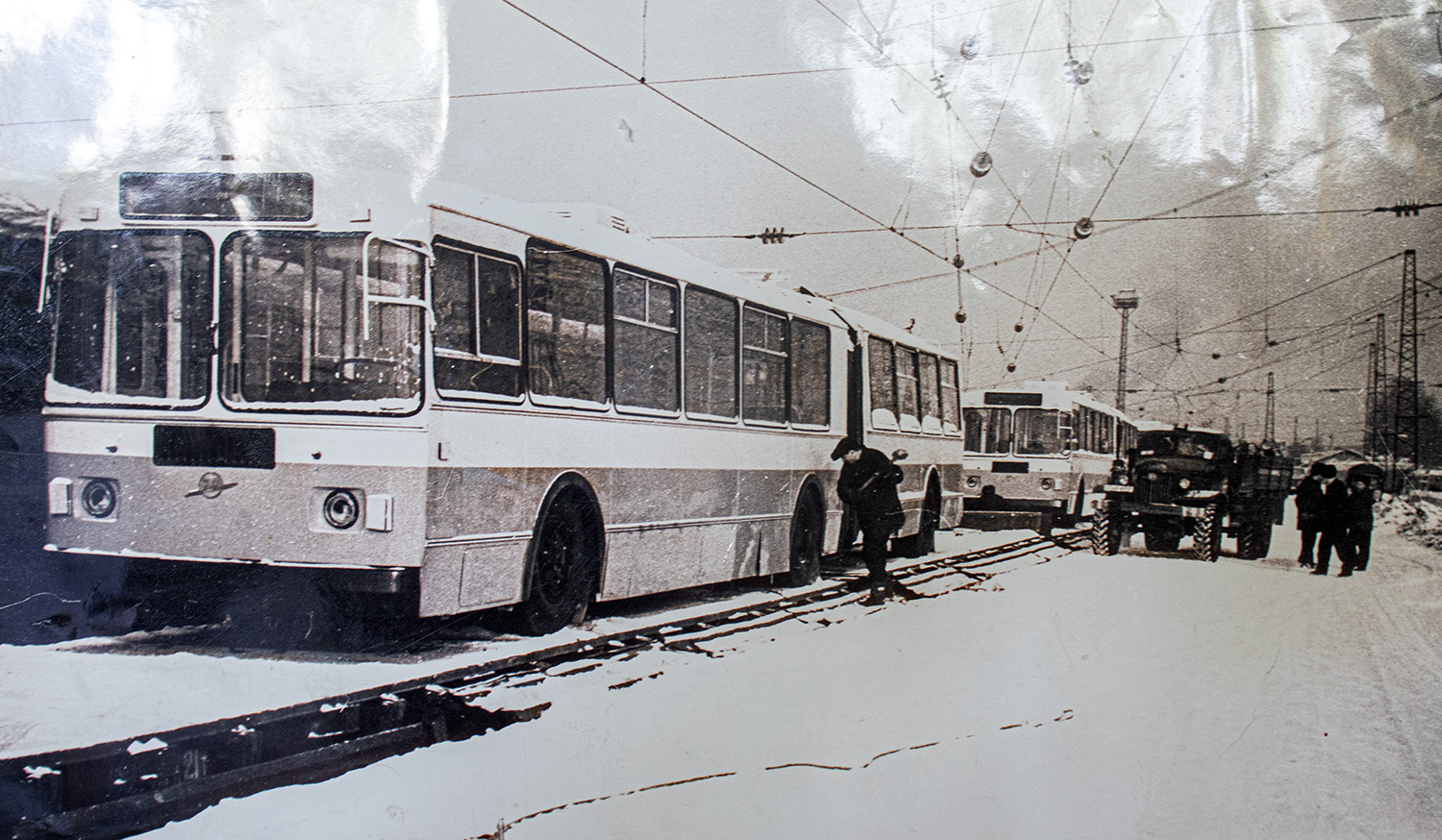 伊爾庫次克, ZiU-6205 [620500] # 233; 伊爾庫次克 — Historical photos; 伊爾庫次克 — New trolleybuses and trams