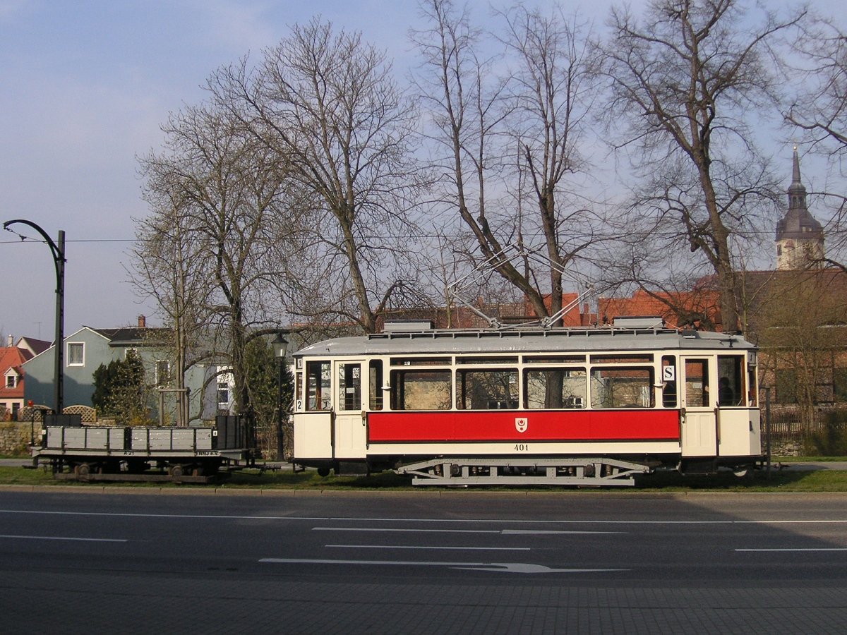 Halle, Lindner/SSW 2-axle motor car Nr 401; Naumburg — Vehicles from other cities • Fahrzeuge aus anderen Städten