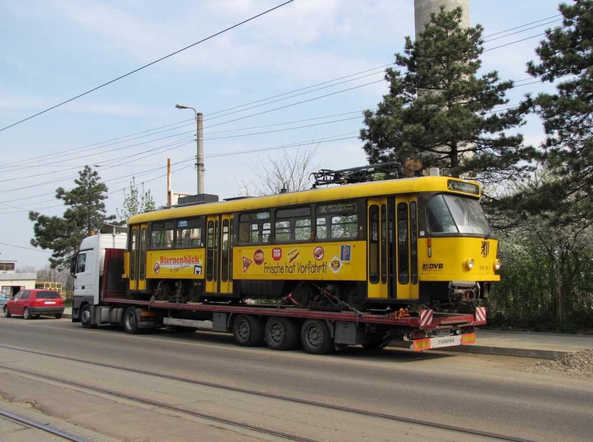 Ботошані, Tatra T4D-MT № BT-1204; Ботошані — Доставка модернизированных трамвайных вагонов Татра Т4Д-МТ из Дрездена (28.04.2011)