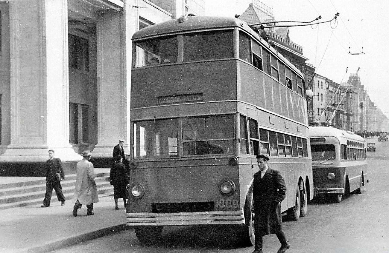 Moscow, YaTB-3 # 1009; Moscow — Historical photos — Double-Decker trolleybuses (1937-1953); Moscow — Historical photos — Tramway and Trolleybus (1946-1991)