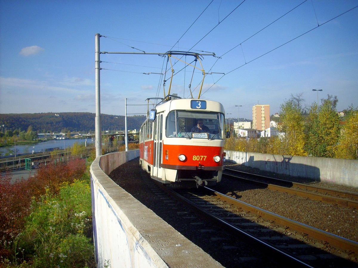 Praga, Tatra T3M2-DVC Nr. 8077