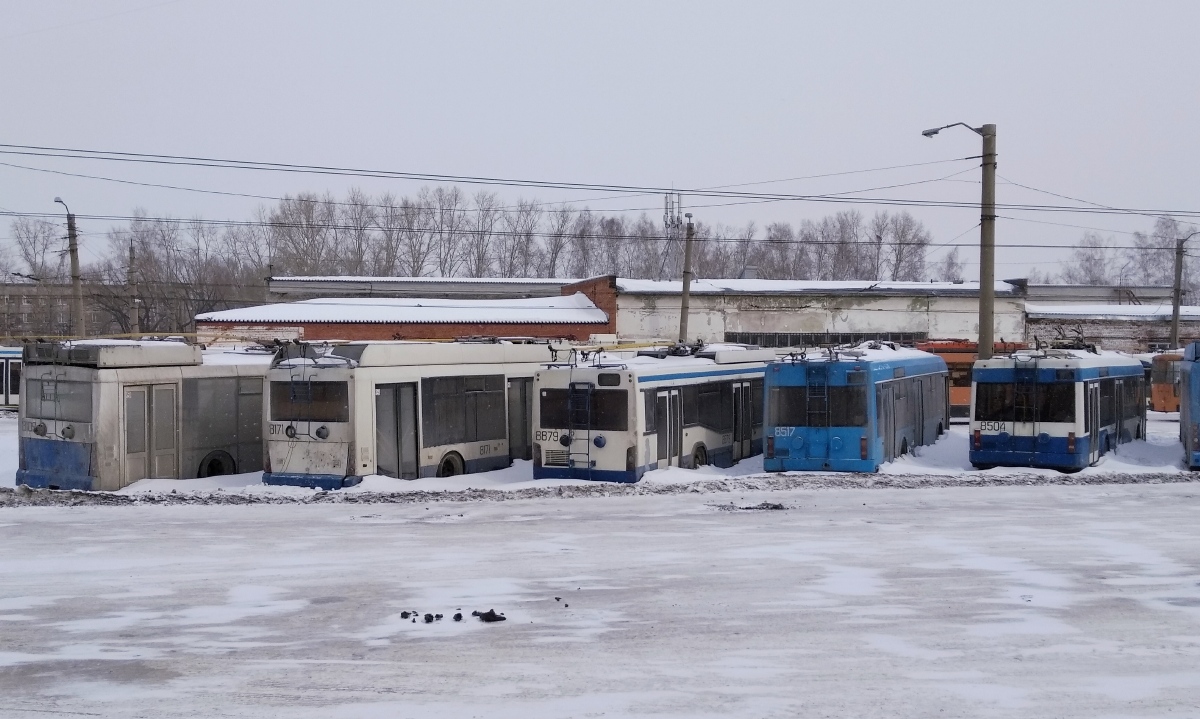 Томск, Тролза-5265.00 «Мегаполис» № (8109); Томск, Тролза-5265.00 «Мегаполис» № 439; Томск, СВАРЗ-МАЗ-6235.00 № 452; Томск, БКМ 321 № 447; Томск, БКМ 321 № 449; Томск — Троллейбусное депо