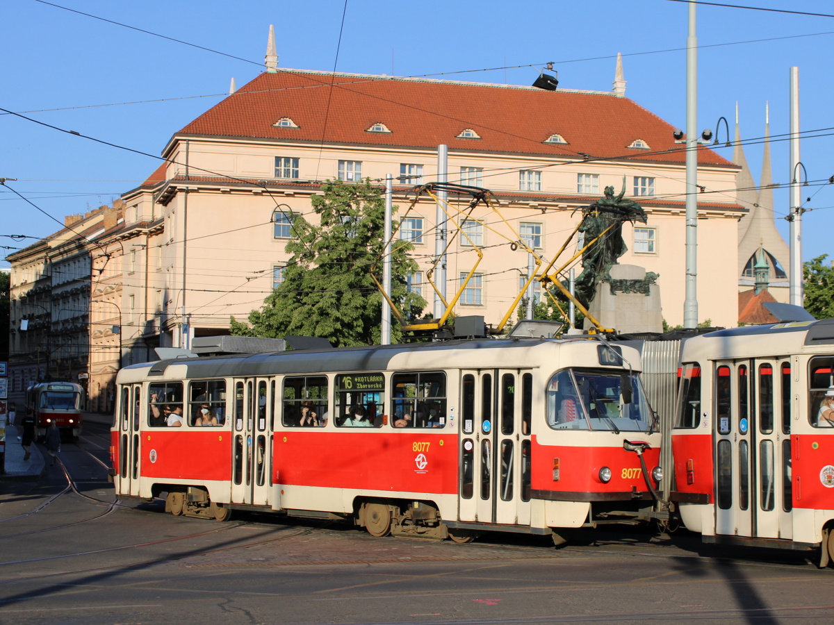 Praga, Tatra T3M2-DVC Nr. 8077