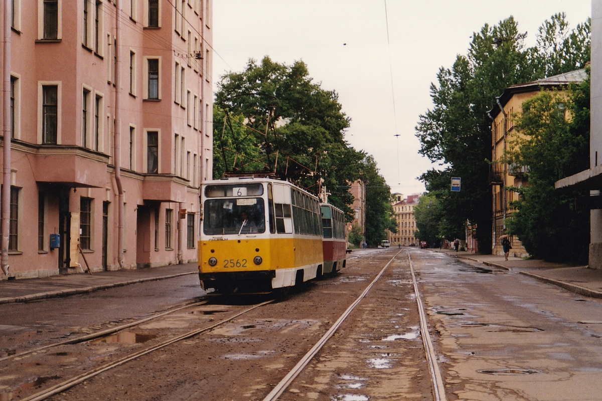 სანქტ-პეტერბურგი, LM-68M № 2562