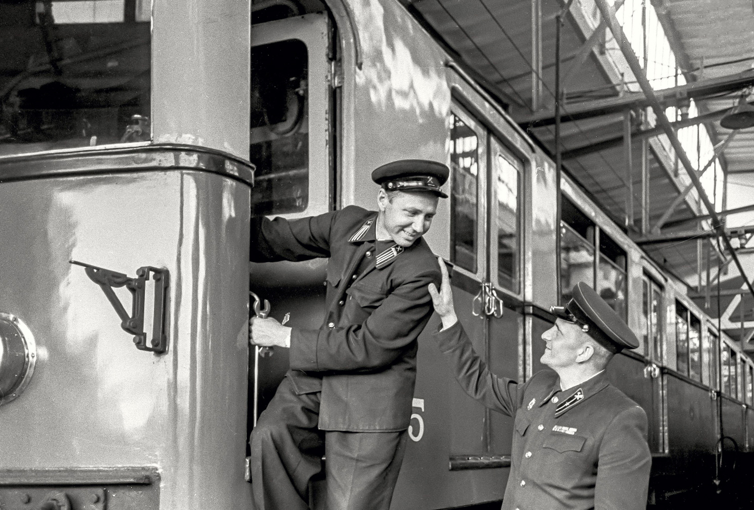 Moskwa, A motor car Nr 5; Moskwa — Metropolitan — historical photos (1933-1991)