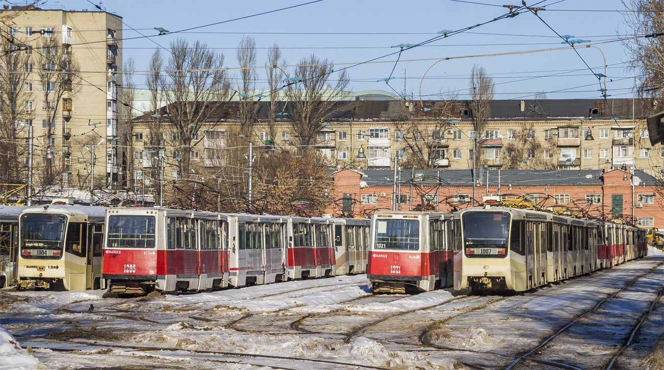 Saratov, 71-605 (KTM-5M3) N°. 1285; Saratov, 71-605 (KTM-5M3) N°. 1321; Saratov, 71-619KT N°. 1007; Saratov — Tramway depot # 1