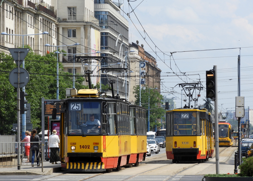 Варшава, Konstal 105Ne № 1402; Варшава, Konstal 105Na № 1331