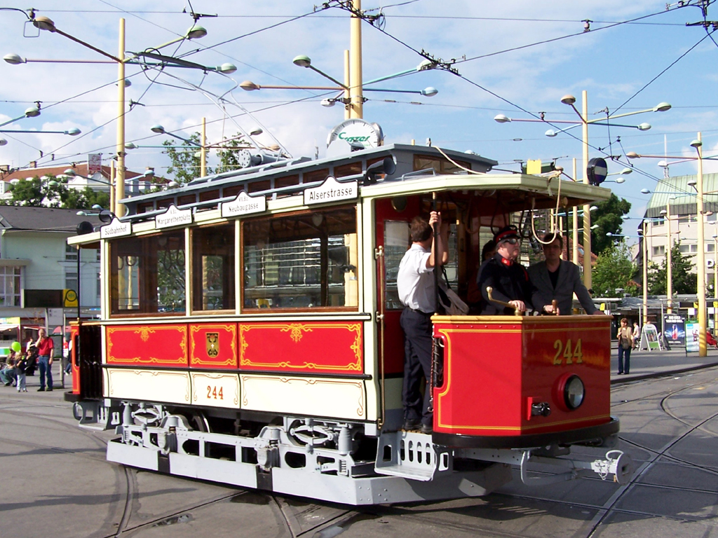 Vídeň, Graz Type D č. 244; Graz — 130 Jahre Strassenbahn Graz