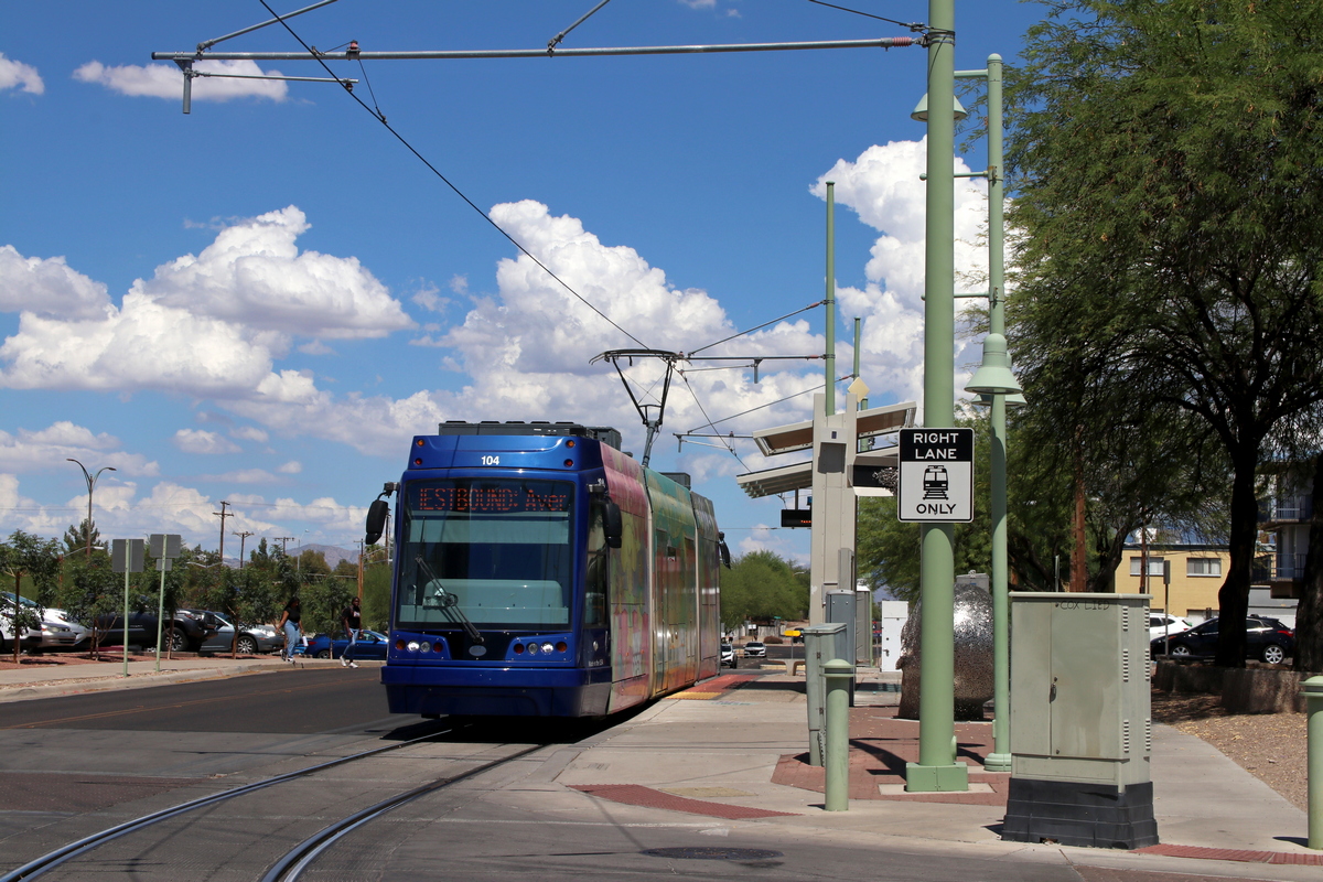 Tucson, United Streetcar 200T č. 104