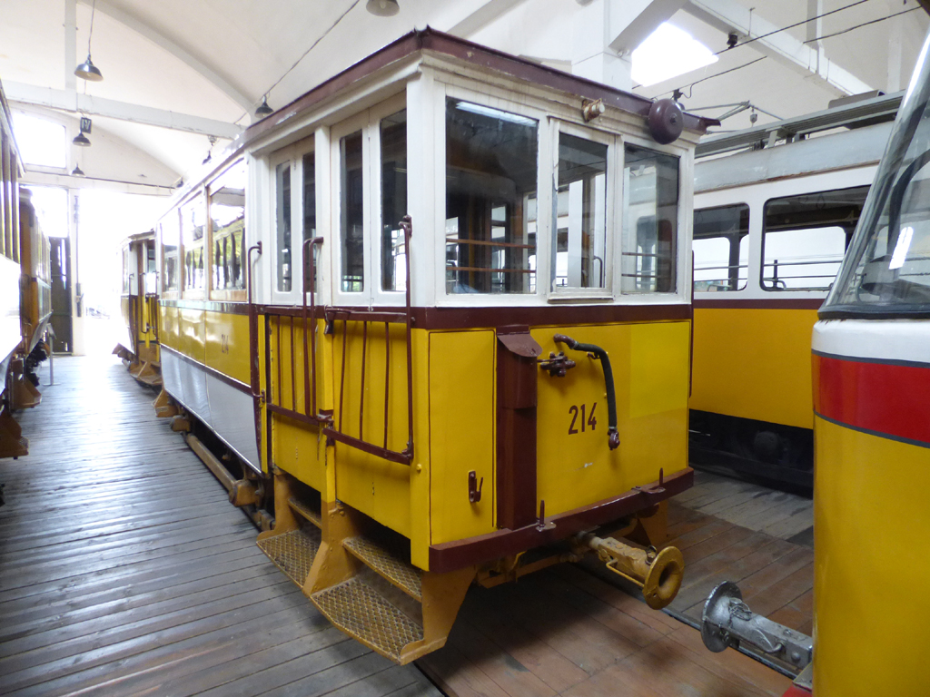 Budapeszt, BVVV M (Schlick) Nr 214; Budapeszt — Museums