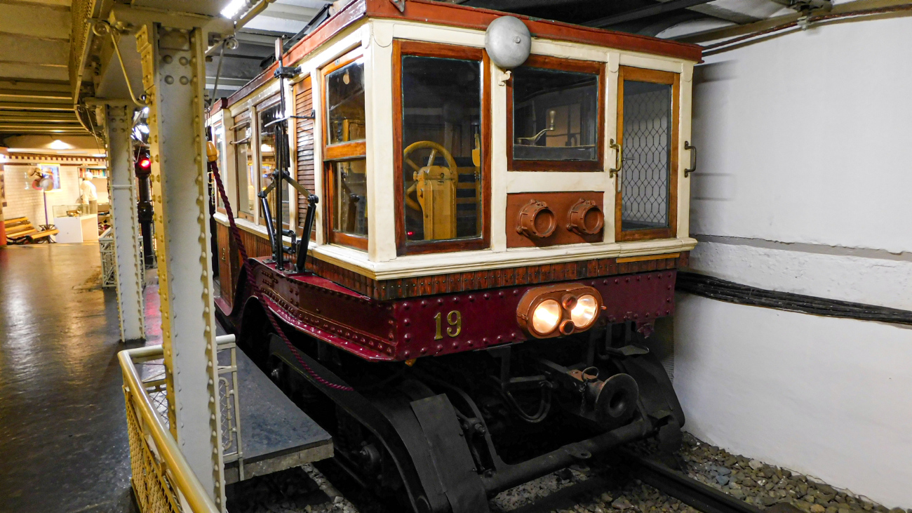 Budapest, Schlick/Siemens & Halske (BKVT) — 19; Budapest — Múzeumok