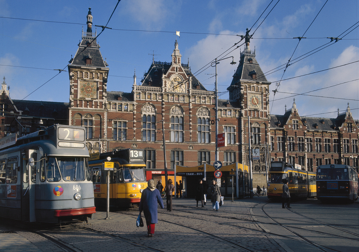 Амстердам, Werkspoor/Duewag 6G № 686; Амстердам, Beijnes 1G № 852; Амстердам, Beijnes 4G № 647