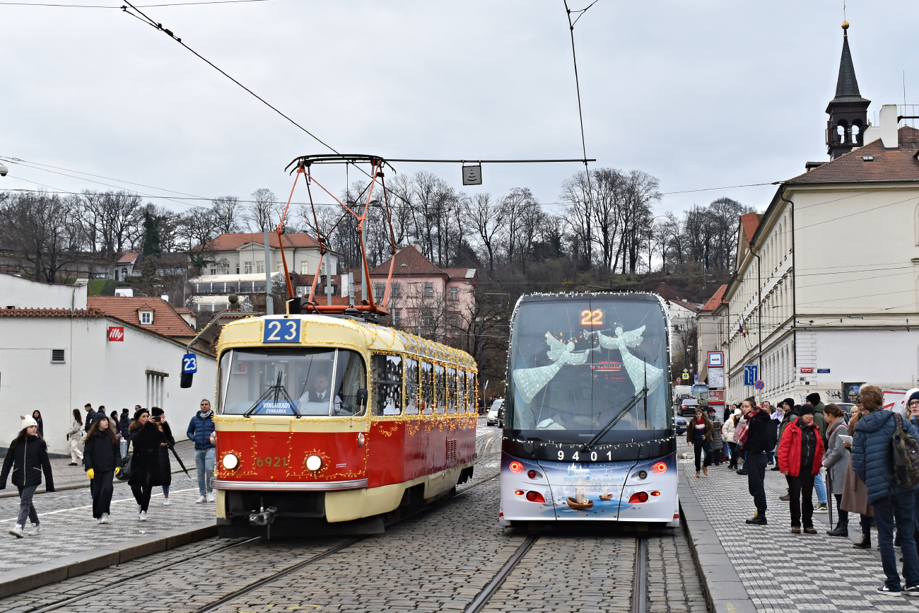 Прага, Tatra T3 № 6921; Прага, Škoda 15T6 ForCity Alfa Praha № 9401; Прага — Рождественский трамвай