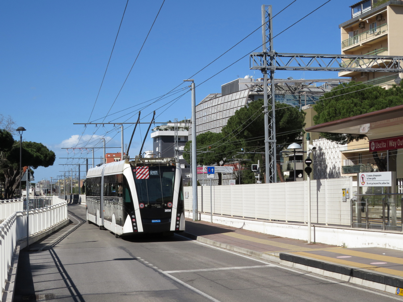 Rimini, Van Hool Exqui.City 18 nr. 36516; Rimini — Metromare Rapid Trolleybus Line's Infrastructure