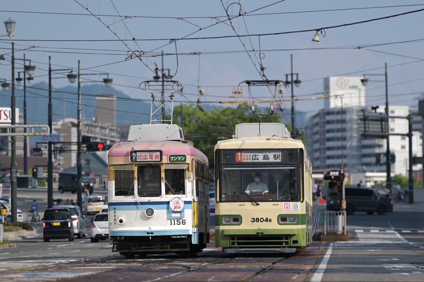 Хиросима, Kawasaki № 1156; Хиросима, Green Liner Hiroshima series 3800 № 3804