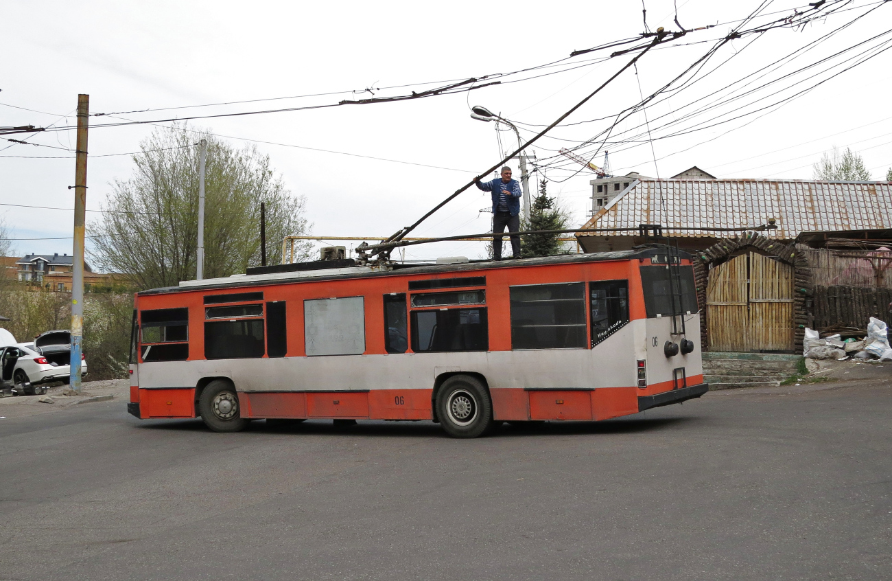 Erewań, Škoda 14Tr Nr 06; Erewań — Trolleybus Lines and Infrastructure