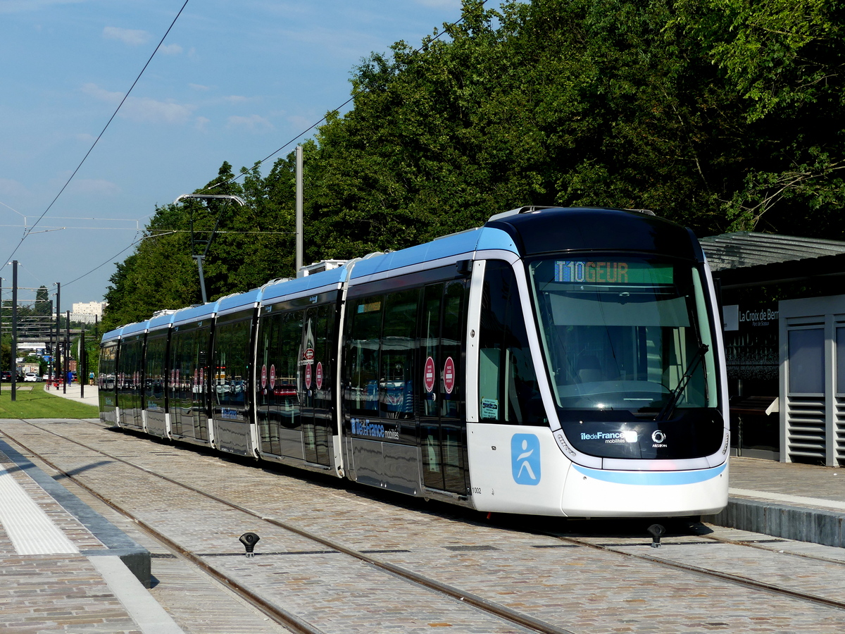 Париж -  Версаль -  Ивелин, Alstom Citadis 405 № 1002; Париж -  Версаль -  Ивелин — Трамвайная линия Т10