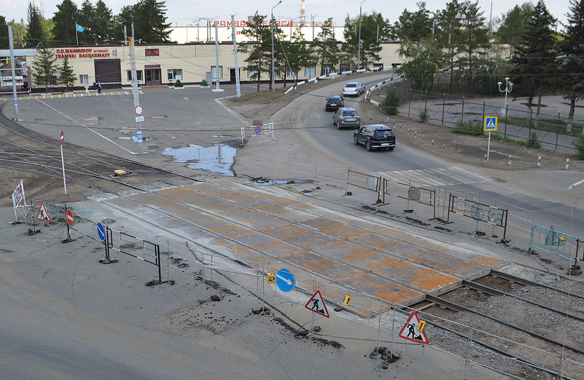 Pavlodaras — Repairs and construction of tram tracks