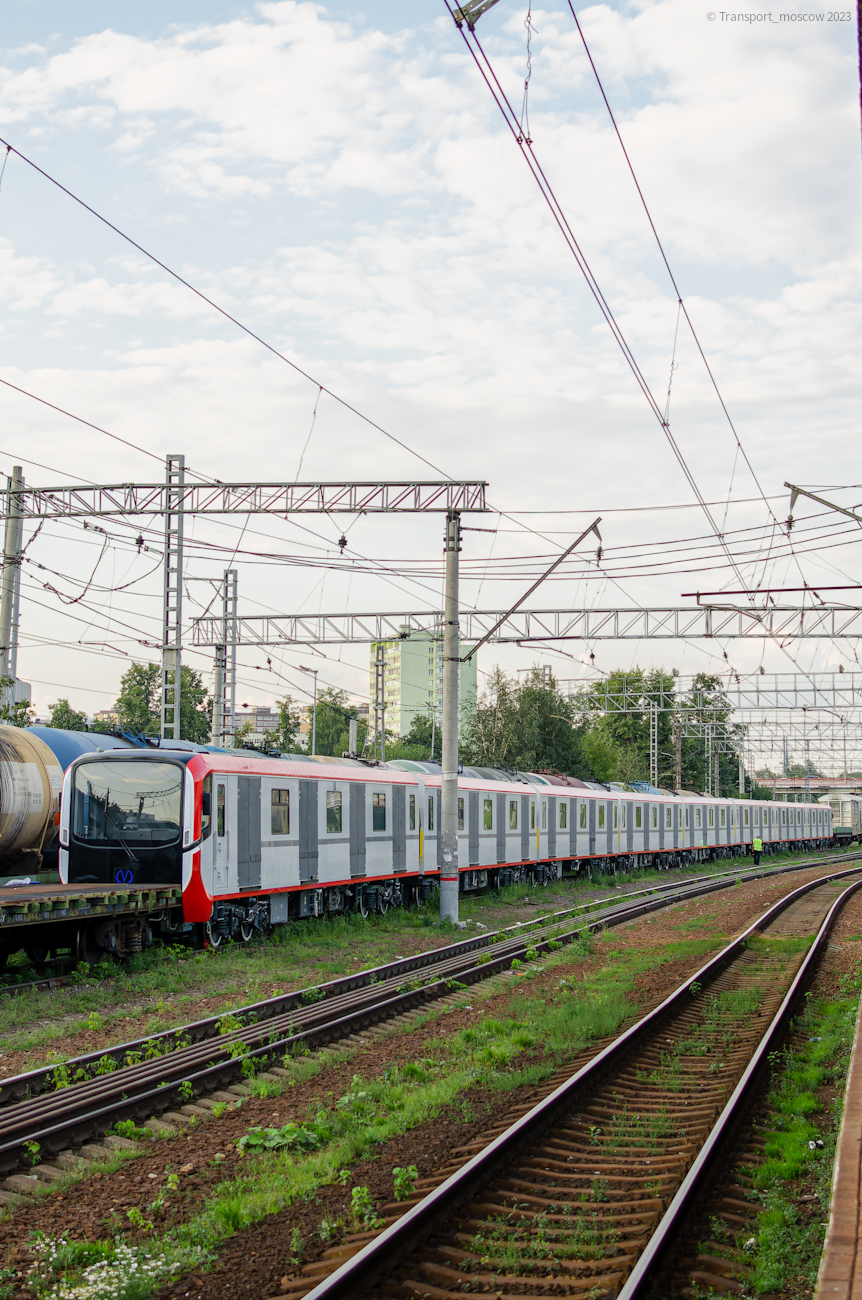 St Petersburg, 81-725.1 "Baltiets" (OEVRZ) Nr. 25031; Mytishchi — New cars