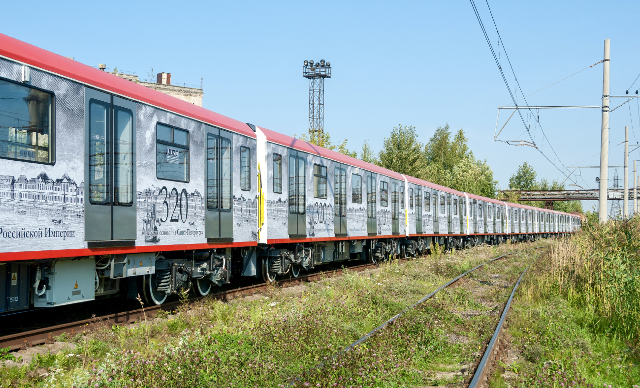 Sankt Peterburgas, 81-726.1 "Baltiets" (OEVRZ) nr. 26064; Sankt Peterburgas — Metro — Transport of subway cars by railway