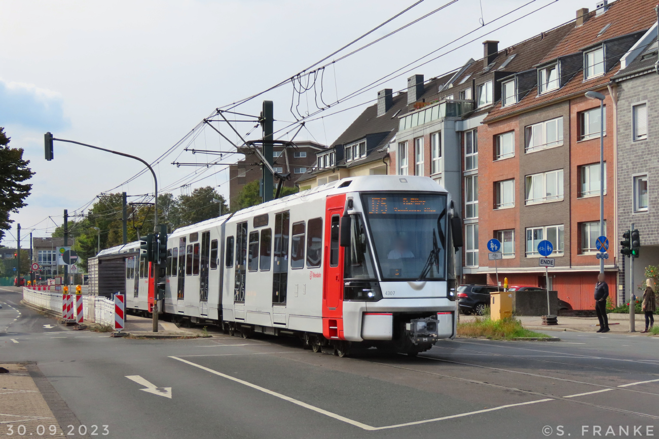 Düsseldorf, Bombardier Flexity HF6 N°. 4307