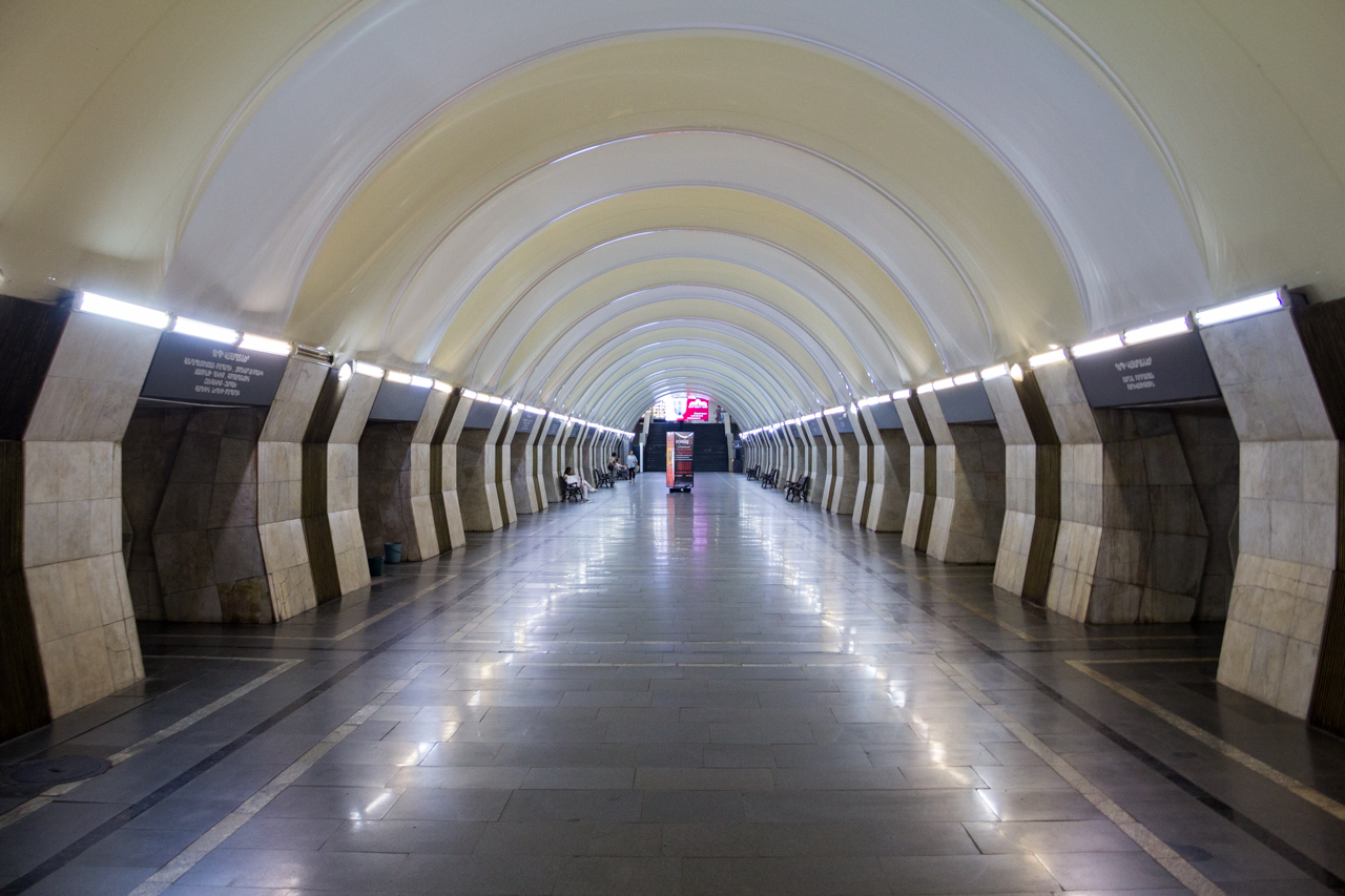 Jereván — Metro — Stations, Lines and Infrastructure