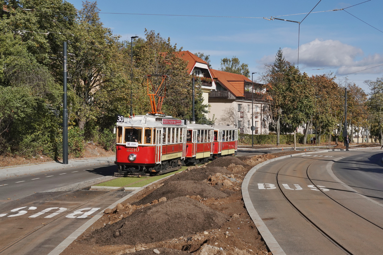 Praha, Ringhoffer DSM nr. 2210; Praha — Construction and beginning of operations on a new tram line Divoká Šárka — Dědina