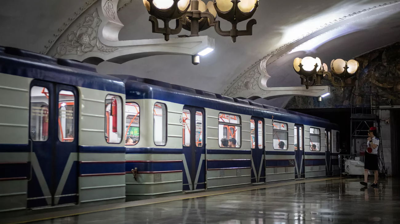 Ташкент, 81-717 (ЛВЗ) № 8642; Ташкент — Метрополитен — Узбекистанская линия