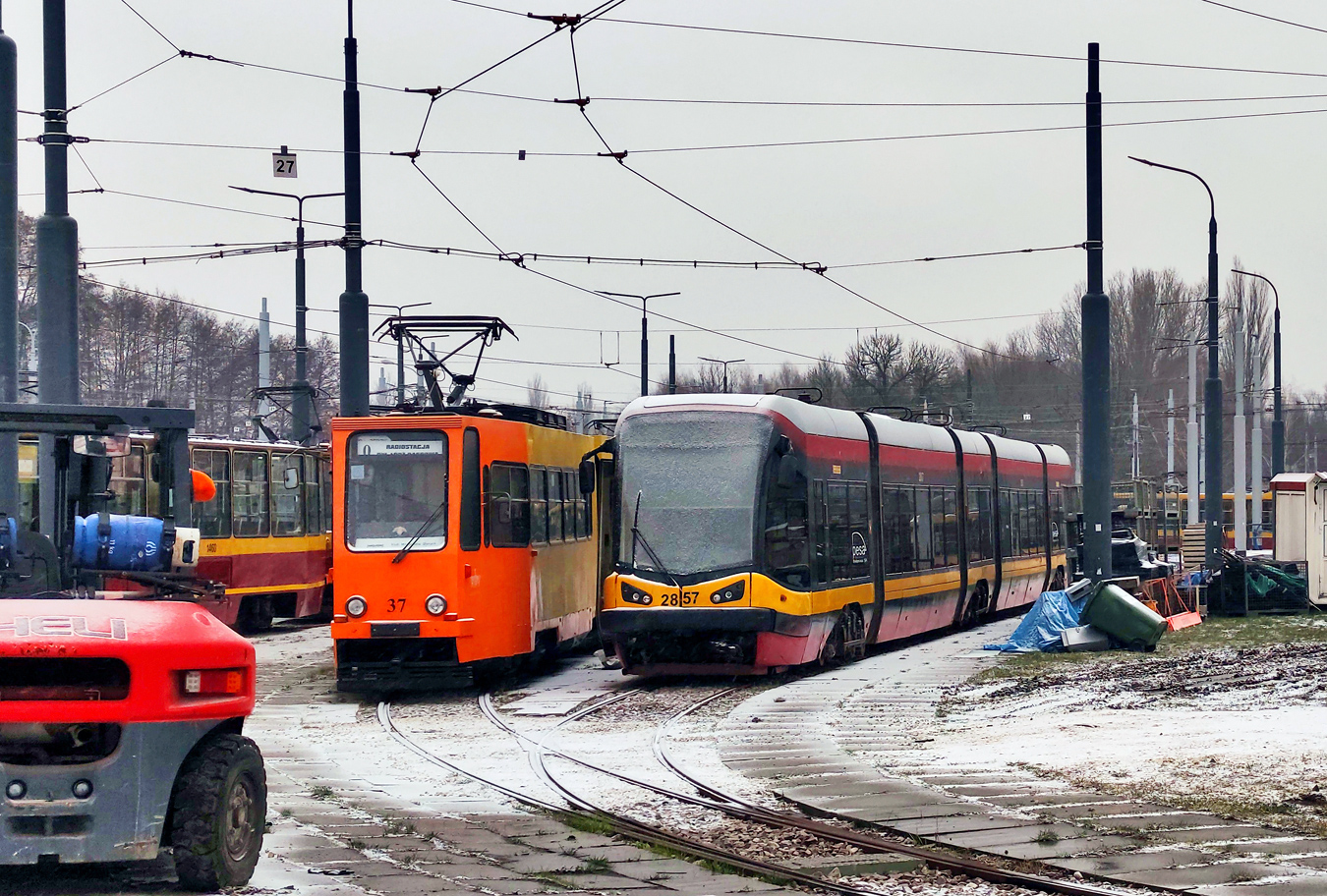 Łódź, Konstal 803N № 37; Łódź, PESA Tramicus 122N № 2857