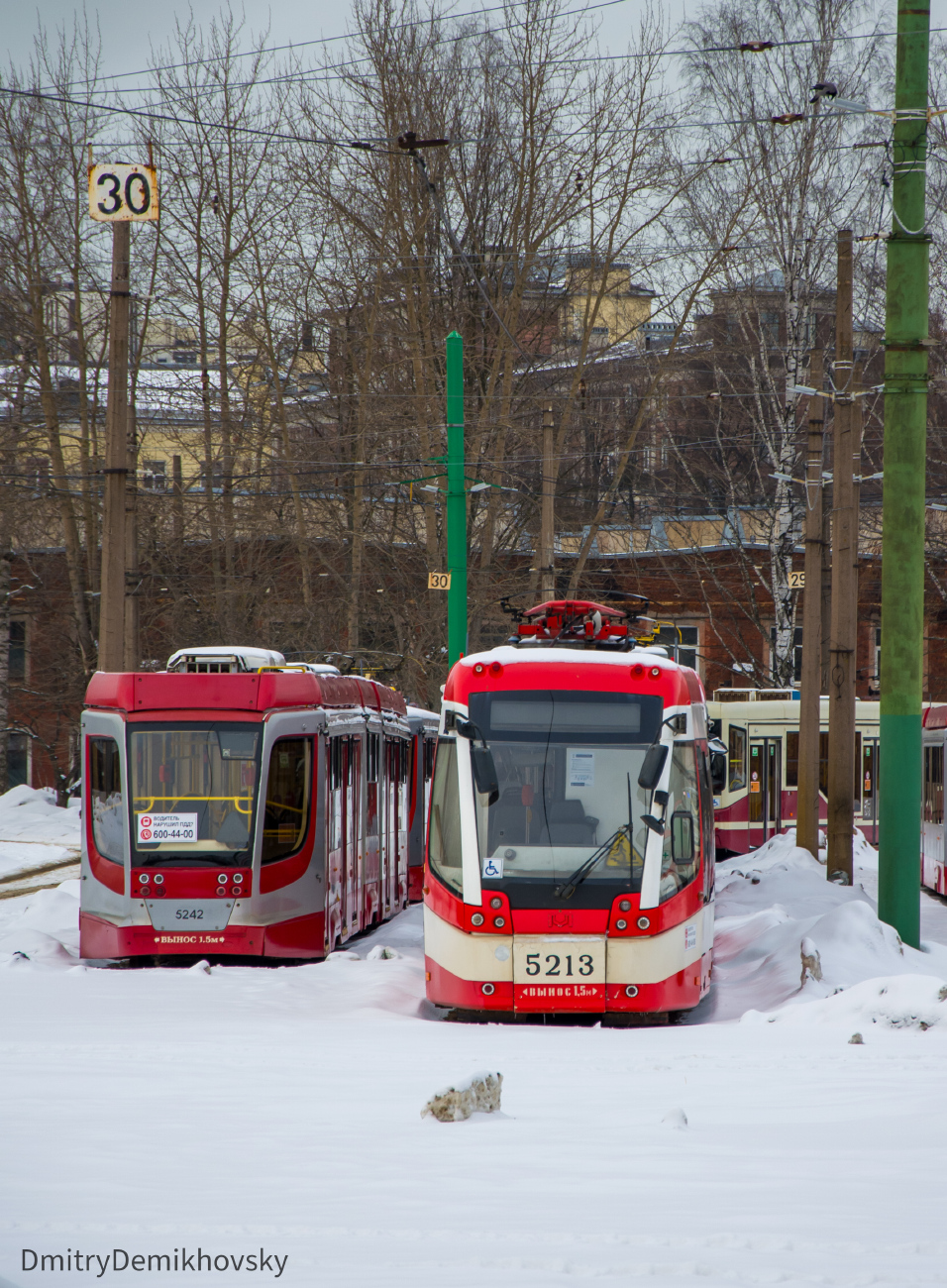 Санкт-Петербург, 71-631 № 5242; Санкт-Петербург, БКМ 84300М № 5213