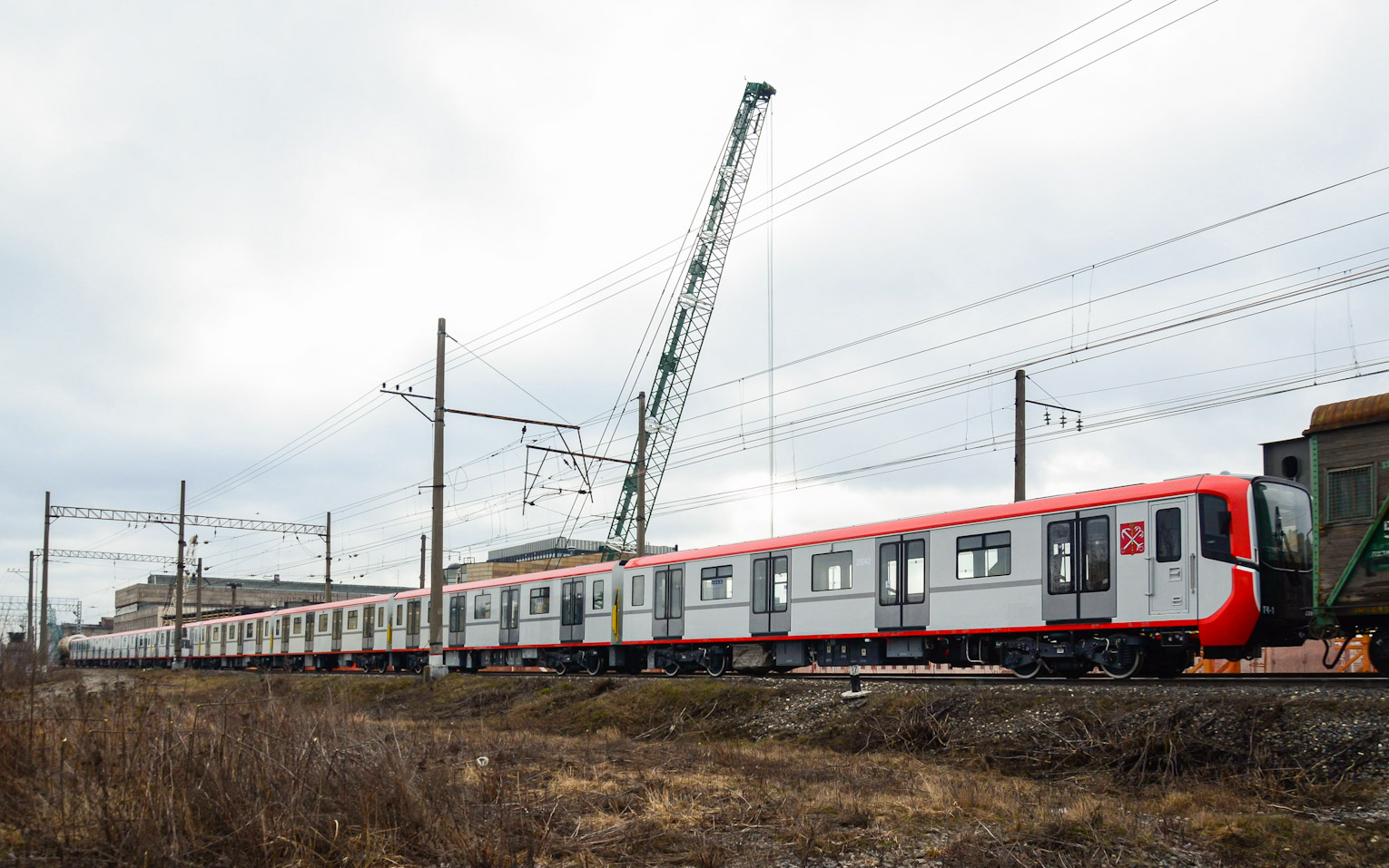 Санкт-Петербург, 81-725.1  «Балтиец» (ОЭВРЗ) № 25042; Санкт-Петербург — Метрополитен — Перегонка вагонов метро по ж/д