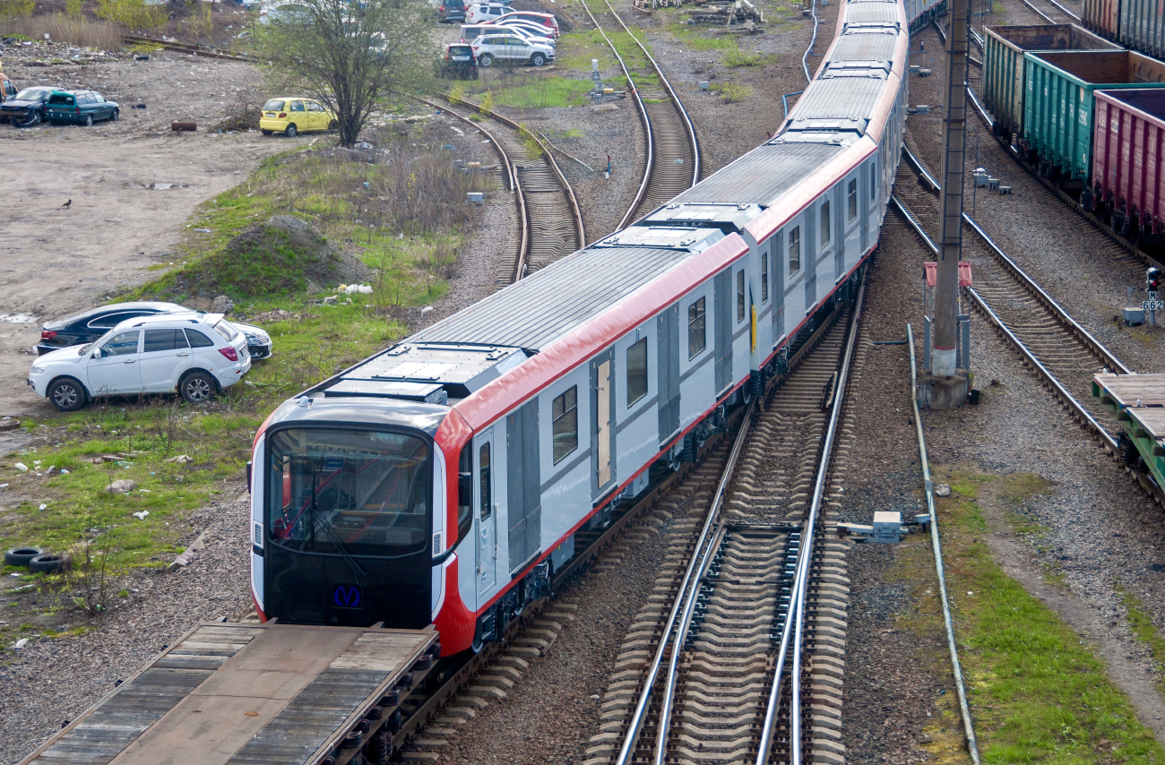 Санкт-Петербург, 81-725.1  «Балтиец» (ОЭВРЗ) № 25048; Санкт-Петербург — Метрополитен — Перегонка вагонов метро по ж/д