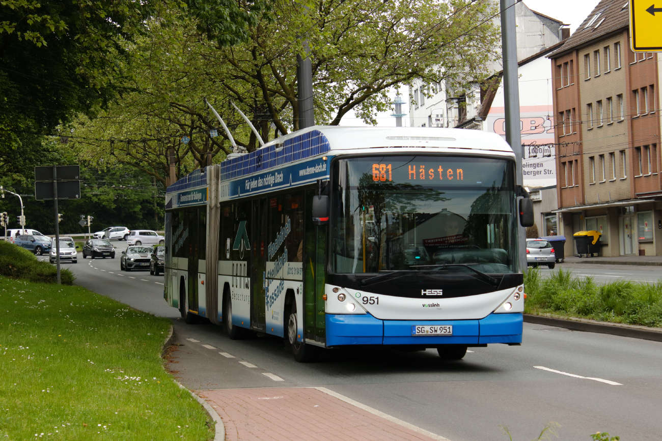 Solingen, Hess SwissTrolley 3 (BGT-N2C) č. 951