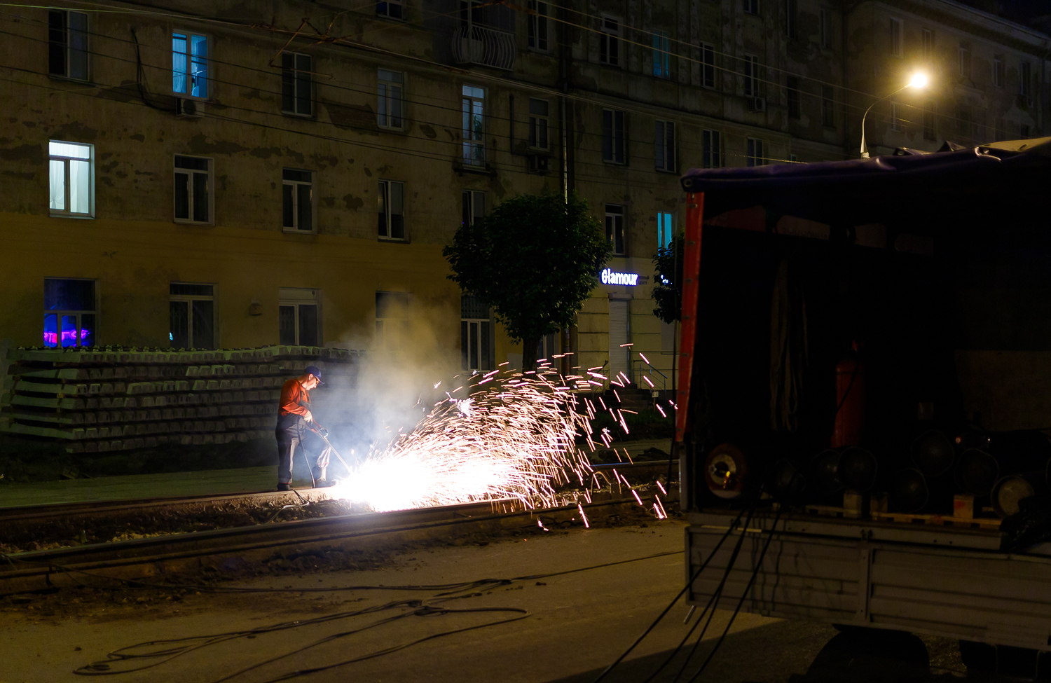 Ижау — Building and reconstruction