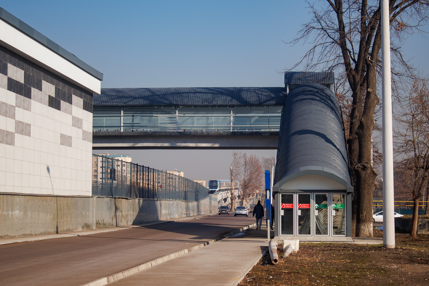 Tașkent — Metro — "Chinor" — "Qipchoq" transfer hub; Tașkent — Metro — "Thirtieth anniversary of Uzbekistan Indepedence" line
