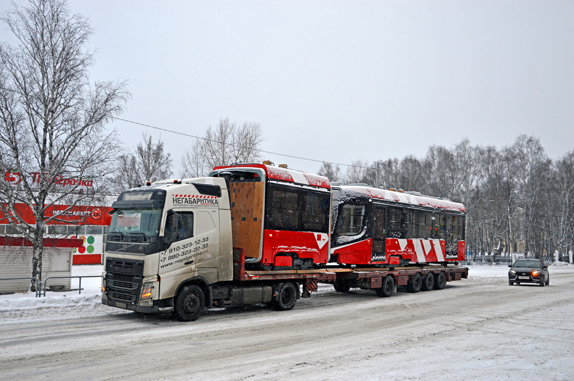 სანქტ-პეტერბურგი, 71-638-02 «Polaris» № 5811; Ust-Katav — Tram cars for St. Petersburg